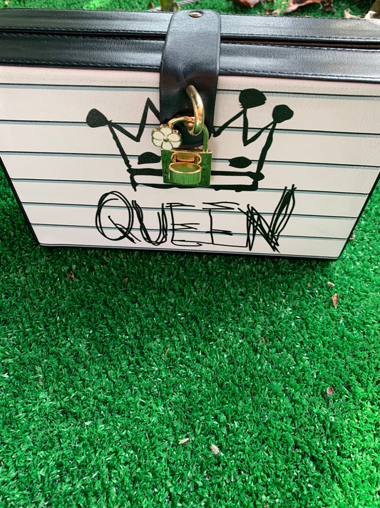 Queen Purse